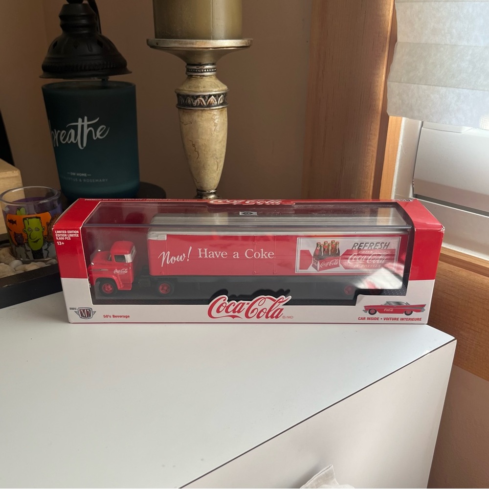 M2 Coca Cola 1958 Chevrolet Spartan LCF & 1957 Chevrolet Bel Air